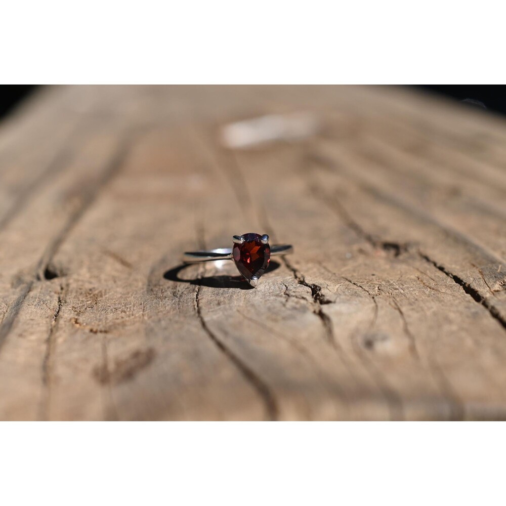 Garnet engagement ring size 7 in 925 sterling silver